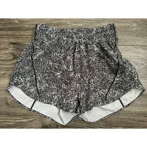 Lululemon Track That Mid-Rise Lined Short 5" Offbeat Alpine White Black size 6